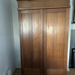 GORGEOUS ANTIQUE SOLID WOOD ARMOIRE