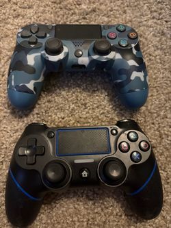PS4 DualShock 4 Controllers – Lot of 2
