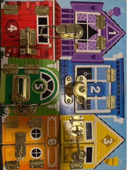 Melissa and Doug Latch/Lock puzzle