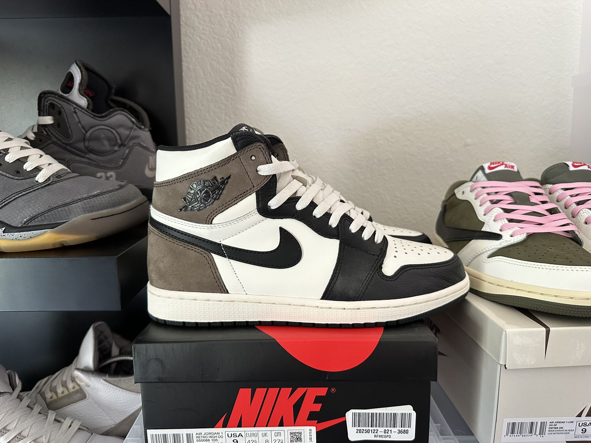 Air Jordan 1 Dark Mocha