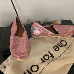 Girls TOMS Shoes