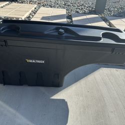RealTruck UnderCover swing case