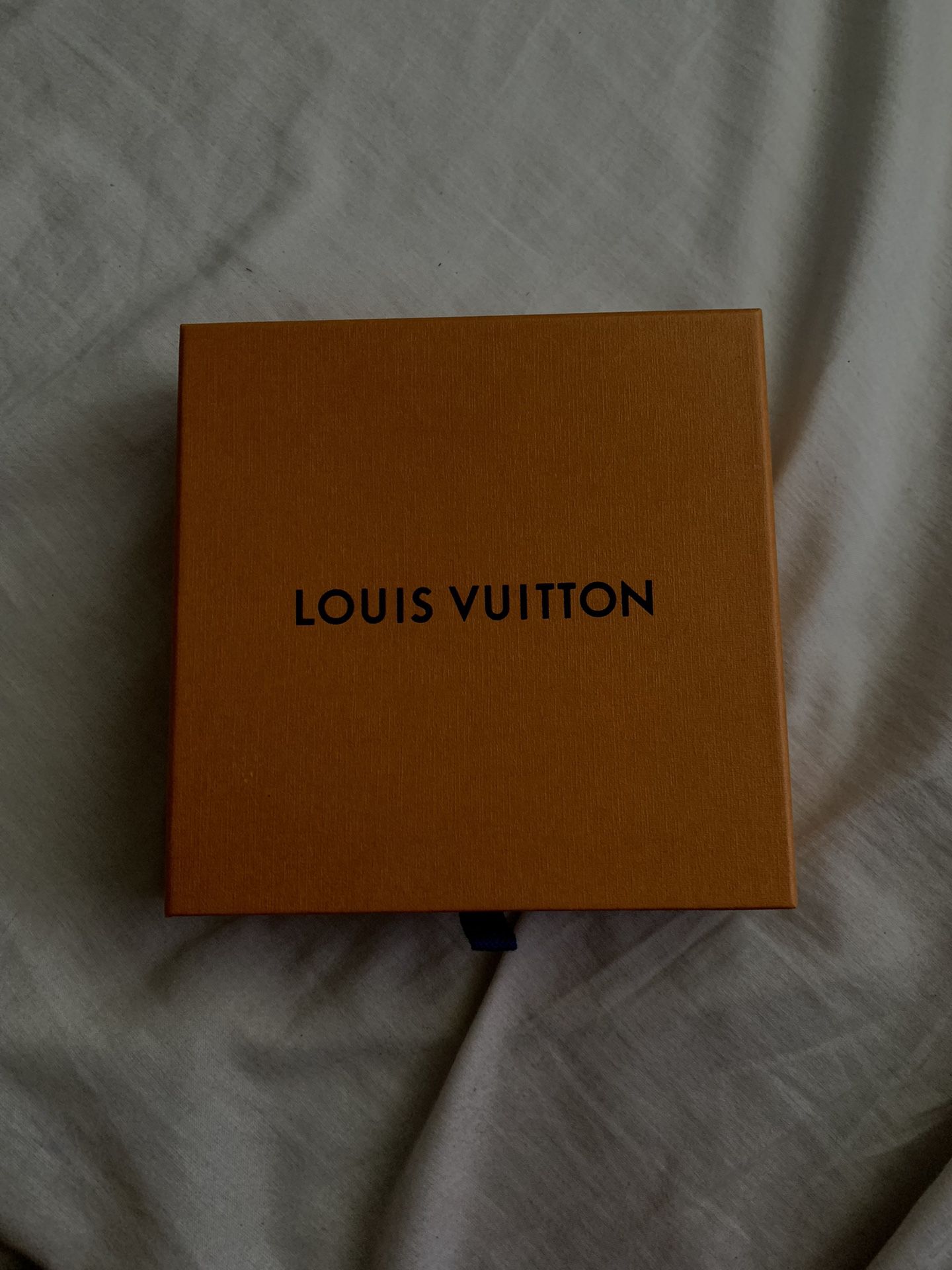 Womens Louis Vuitton Belt for Sale in Hollister, CA - OfferUp