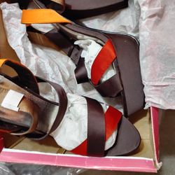 Qupid Size 9 Brown Red Orange