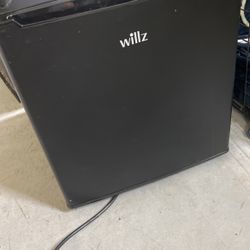 Selling Mini Fridge