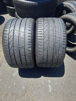 305/30/20 (2) tires Pirelii escorpión