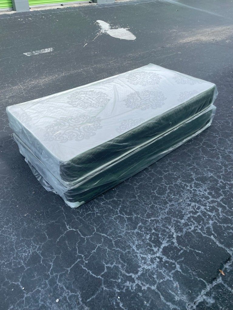 NEW TWIN SIZE SET MATTRESS AND BOX SPRING 2pcs