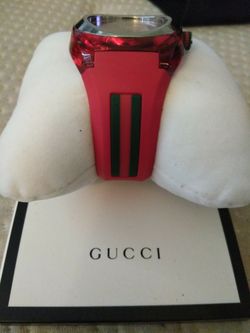 Gucci watch (Authentic) w serial numbers and authentication