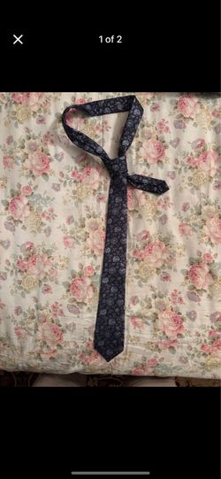 NEW Unbranded Tie
