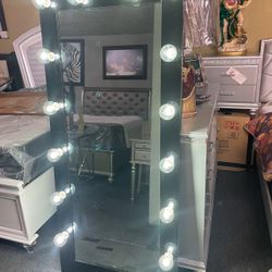 Long Light Up Mirror 