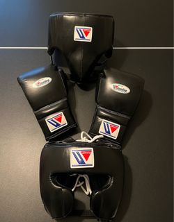 WINNING BOXING GLOVES