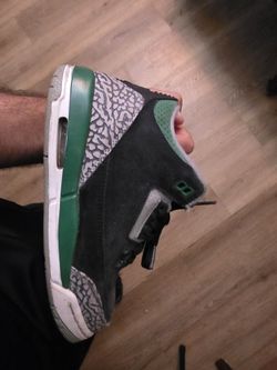 Jordan 3 Retro
Pine Green Size 4.5
