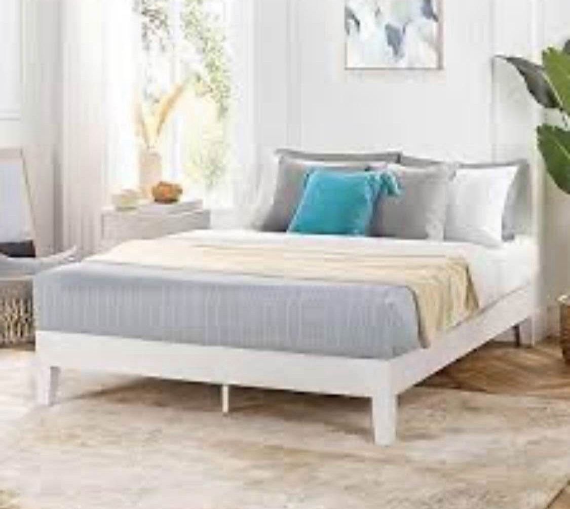 New Queen Size White Solid Wood Platform Bed