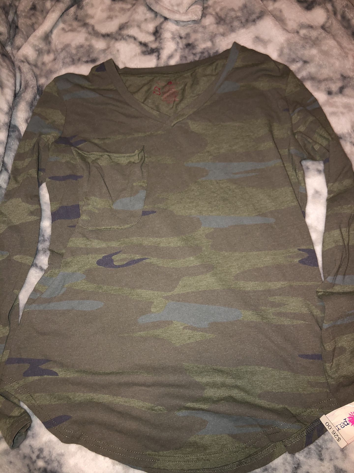 Camo shirt size small