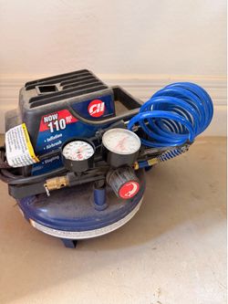 Very small compressor with hose