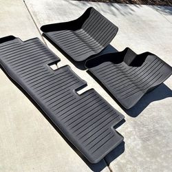 2025 OEM Tesla Model Y floor mats used 3 months like new