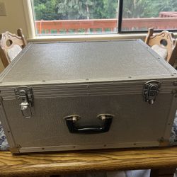 Aluminum Carrying Case, Foam Interior, Good Shape