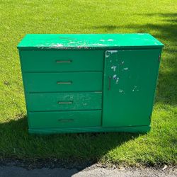 Free Mini Old Dresser 