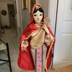 Vtg Japanese Geisha Asian Oriental Cloth Doll on Plastic Stand Holding Uke 15" 