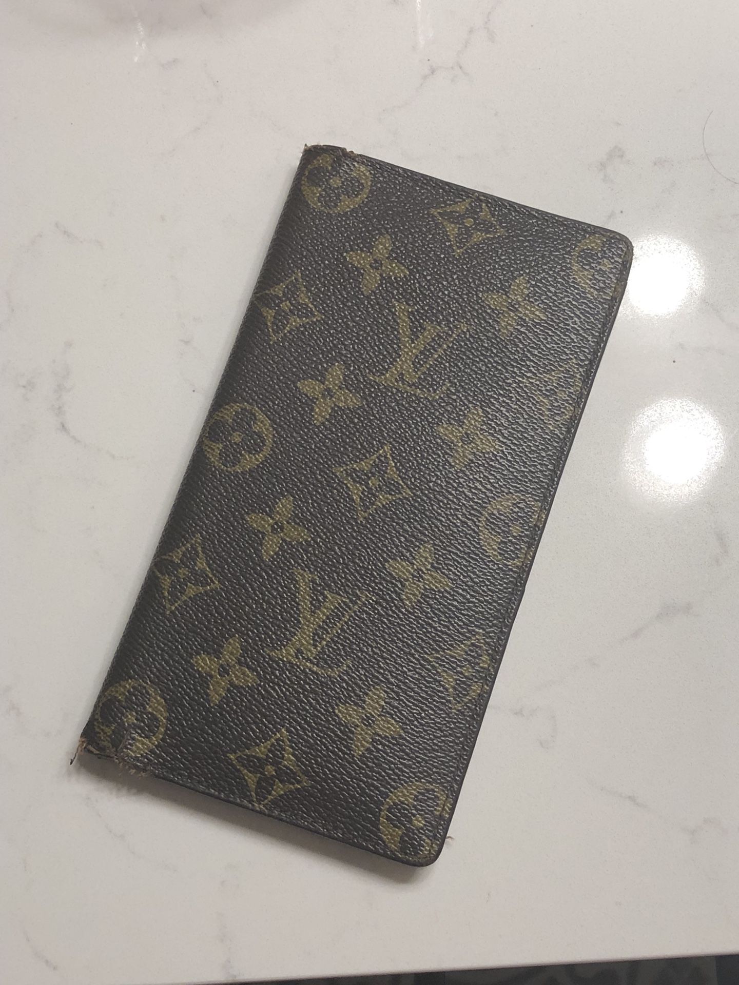 Louis Vuitton Wallet for Sale in Brooks, OR - OfferUp