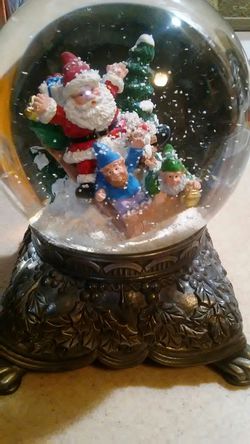 1990 musical pewter Santa snow globe