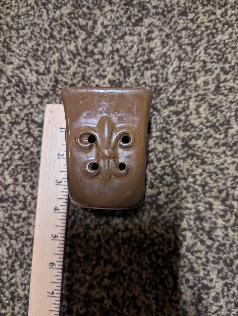Fleur-de-Lis Wall Plug-In Scented Wax Tart Warmer Nightlight