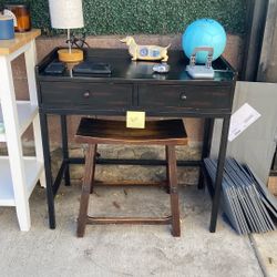 Pier 1 Imports Desk