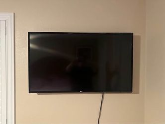 44 Inch LG Smart Flat Screen Tv