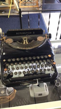 Remington Noiseless  Model. 5 Vintage Antique Display Only Manual Portable Typewriter Gloss Black  💵  CASH ONLY 💵 for display only