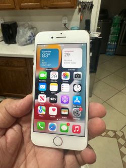 iPhone 7 32gb unlocked to any company!