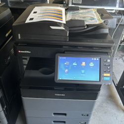 Toshiba Estudio 2510ac Color Copier/print/scan With Only 8k Copies Like New!!!!!’