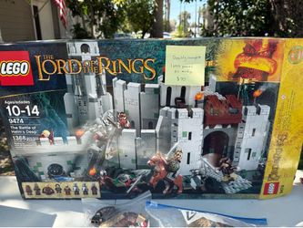 Lego Lord of The Rings / possibly missing pieces no minifigs battle of helms deep | GARAGE SALE