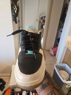 Custom nike af1 Men's Size 8 or women's size 9.5 excellent condition