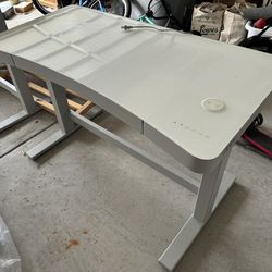 Sit / Standing Desk - Motorized - Glass Top
