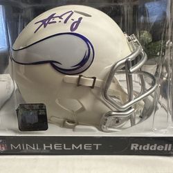 Aaron Jones Signed Minnesota Vikings Riddell Speed Mini Helmet Beckett