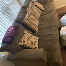 2 PC Living Room Set (Super Clean)