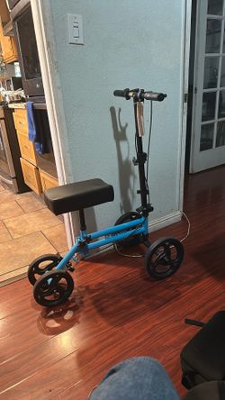 Folding Knee Walker
