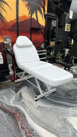 Tattoo / Esthetician Bed Chair – $100
