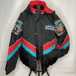 Vancouver Grizzlies BNWT Vintage Starter Jacket Size XL
