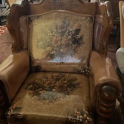 Single Sofa Wrap With Plastic It’s Still In Good Condition