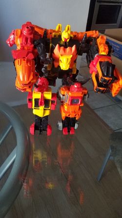 "TRANSFORMERS" Predacons, (predaking)
