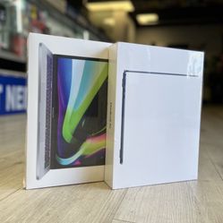MacBook Pro 13 inch M2 Chip & MacBook Air M2 Chip Available (Newest Models)