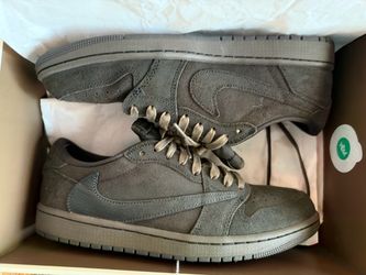 Velvet Brown Travis Scott’s 1s size 10