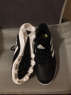 Size 6 Adidas Cleats Never Worn. 