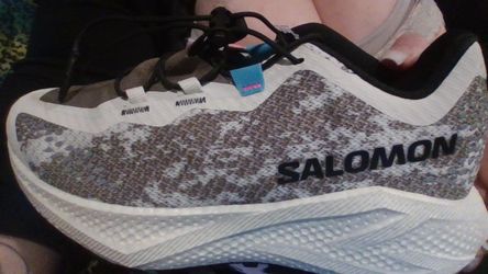 Salomon gravel running shoes NEW