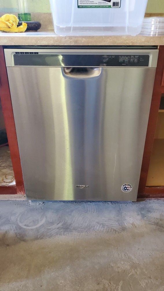 Whirlpool Dishwasher In Perfect Condition