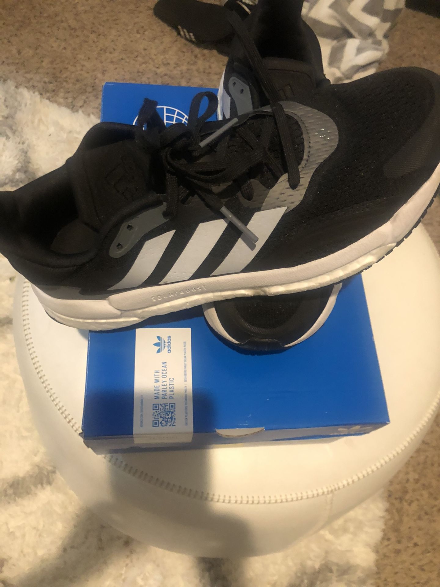 Adidas Women’s Shoes 8 Like New