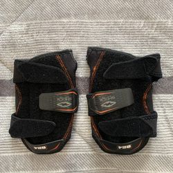 Wrist Gaurds