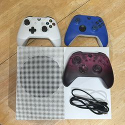 Xbox 1 S And 3 Controllers