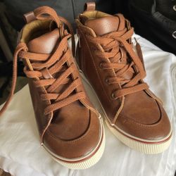 Boys New Tennis Shoes 